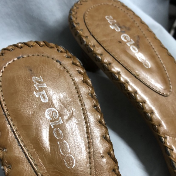 Up close brand sz 7 gold yellow and glitter heeled slides - Picture 2 of 11